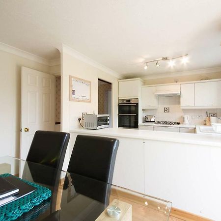 Spacious House, Sleeps 7 People Reading Eksteriør billede
