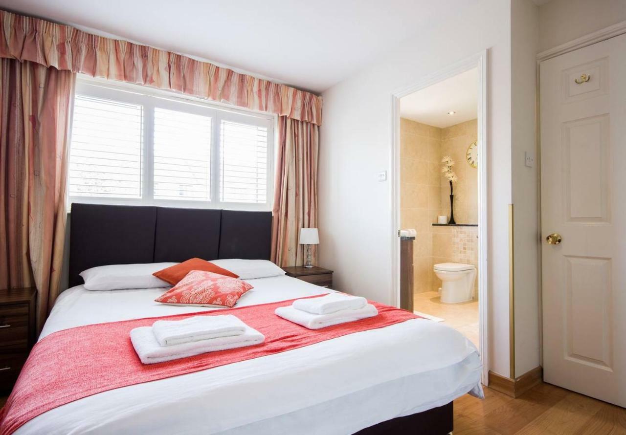 Spacious House, Sleeps 7 People Reading Eksteriør billede