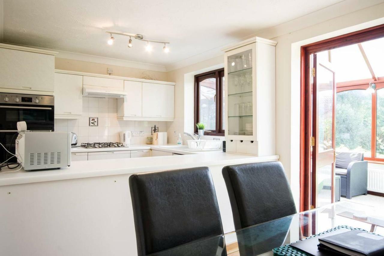 Spacious House, Sleeps 7 People Reading Eksteriør billede