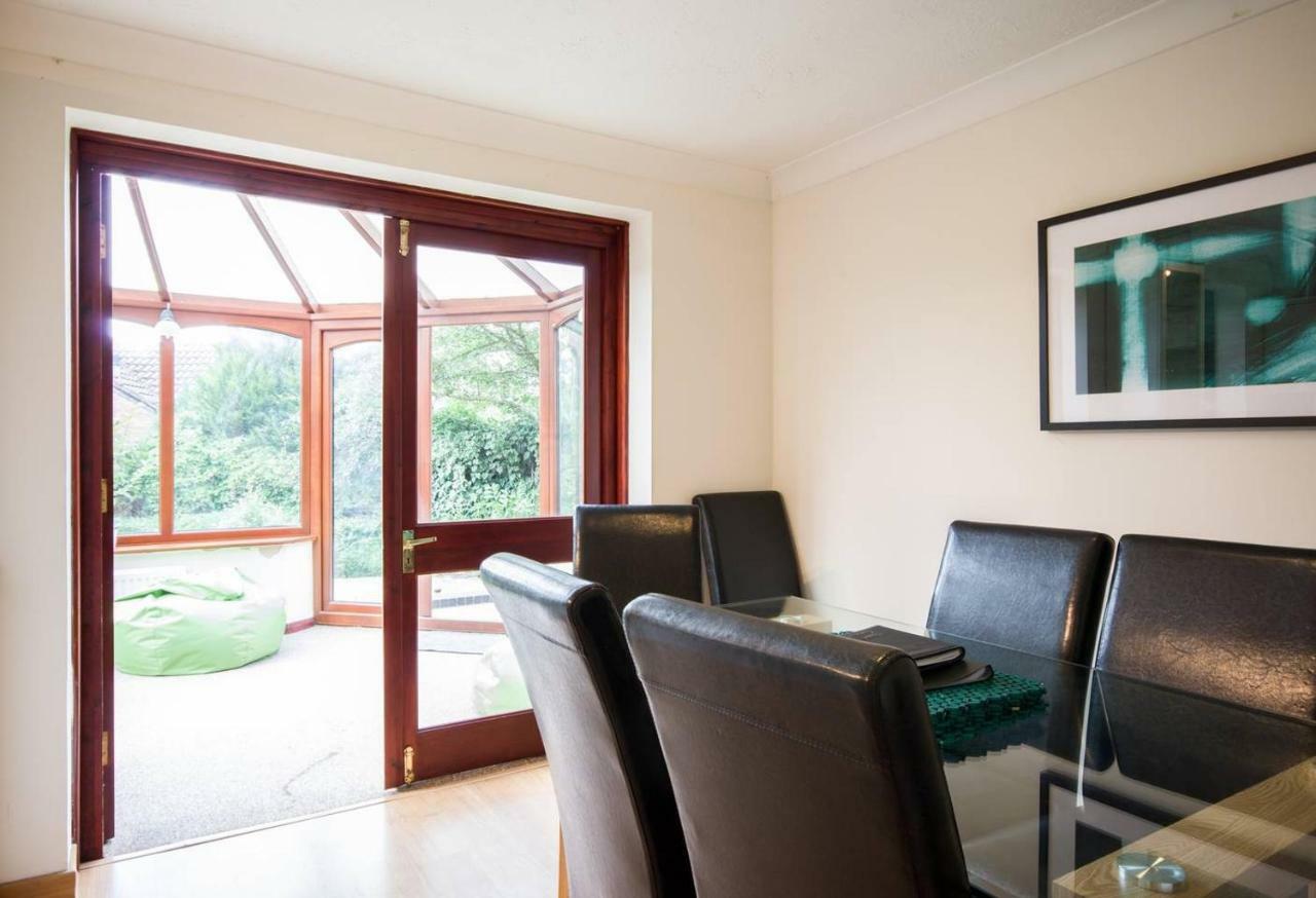 Spacious House, Sleeps 7 People Reading Eksteriør billede
